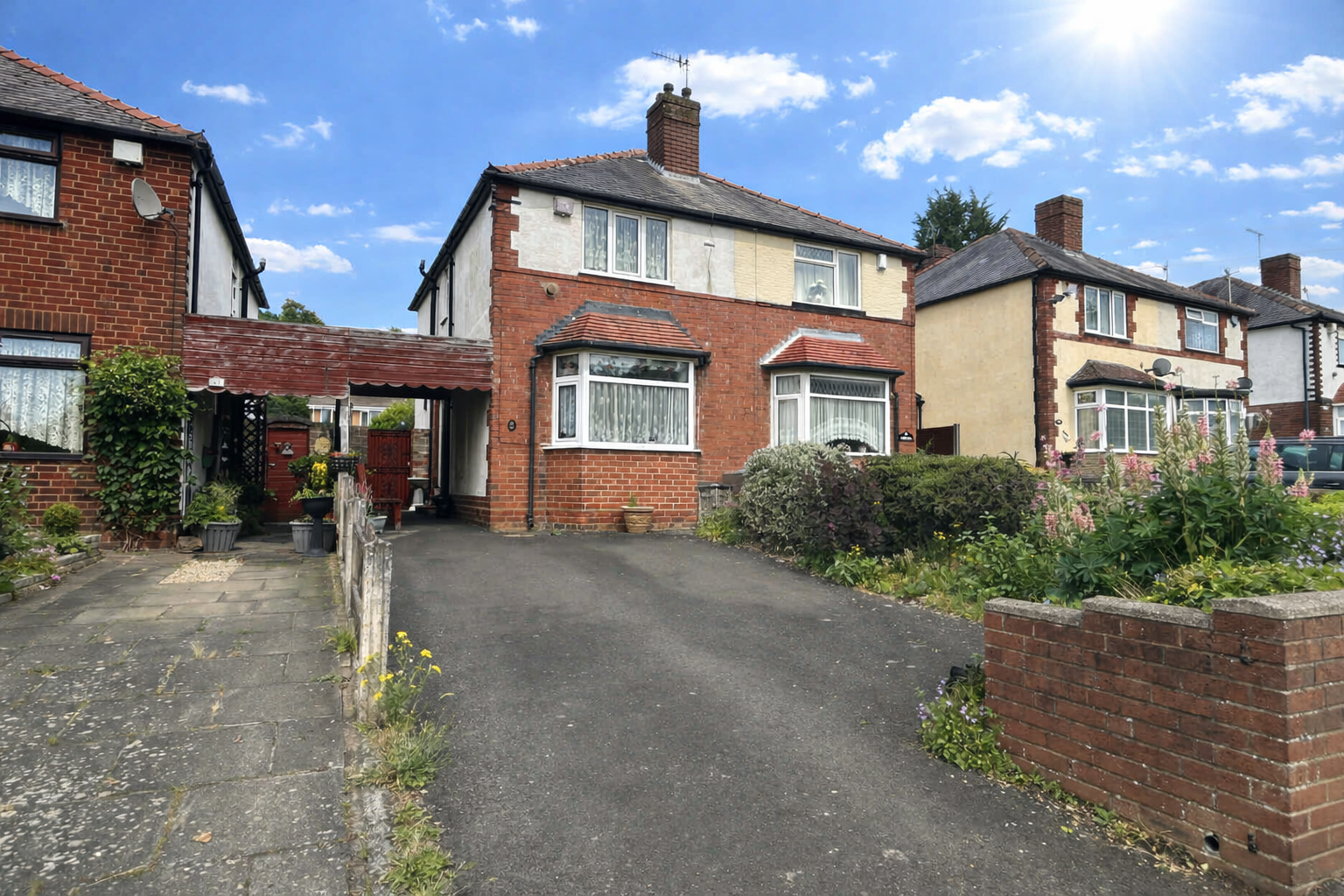 2 bed property in Park Lane, Halesowen